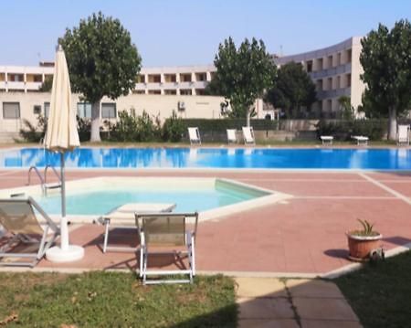 Villetta A Schiera In Villaggio Metatur Metaponto Buitenkant foto